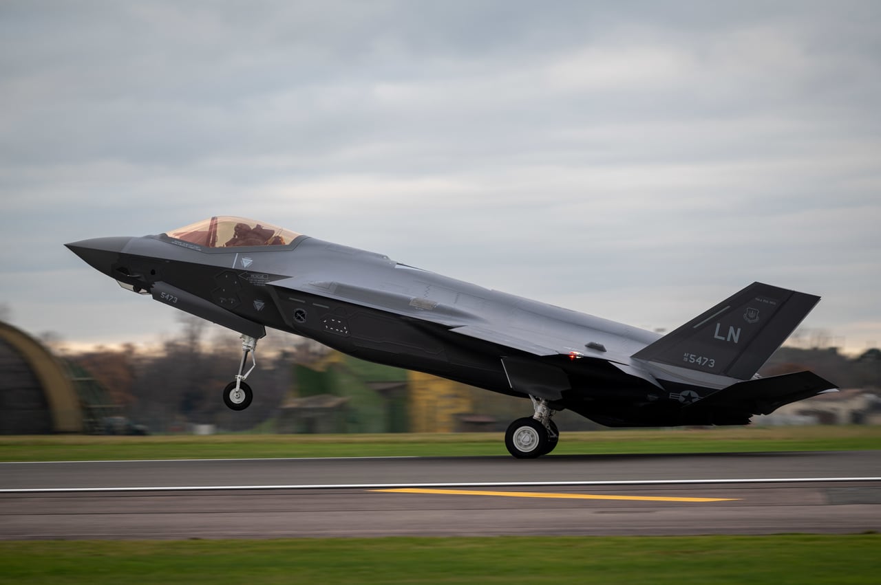 USAF F-35A Lightning II landing at RAF Lakenheath