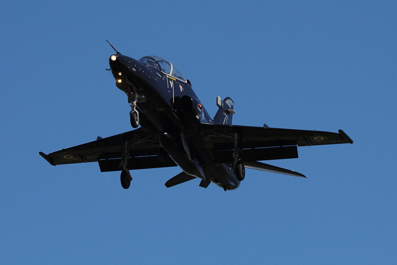 RAF Hawk T2 on approach to RAF Valley